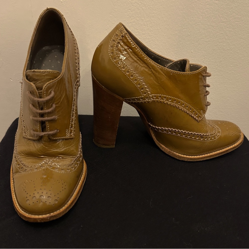 Moschino Cheap & Chic Olive Patent Leather Lace-up Oxford Heels Size EU37